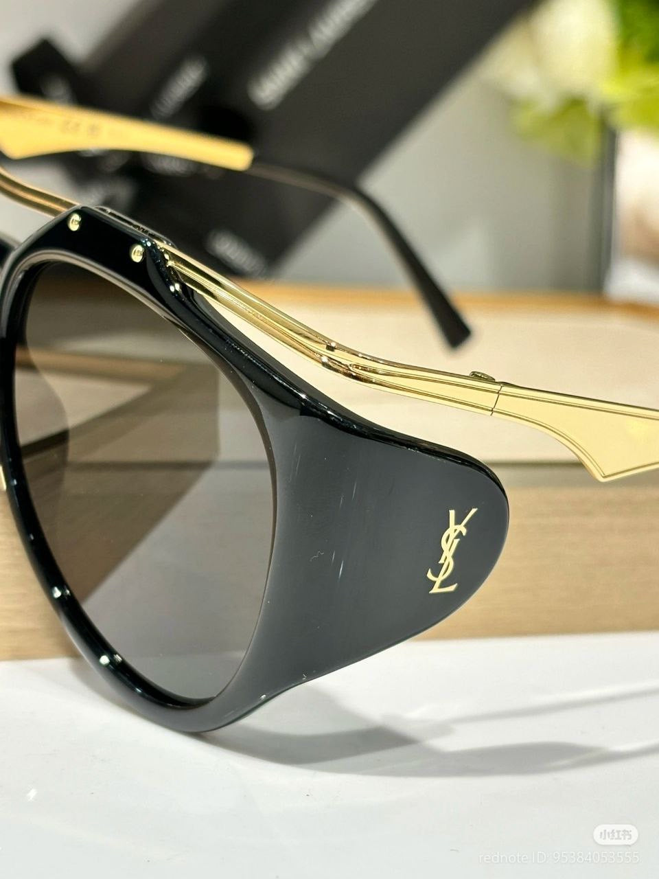 SAINT LAURENT