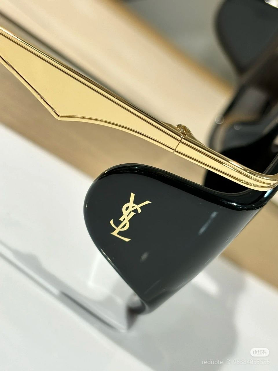 SAINT LAURENT