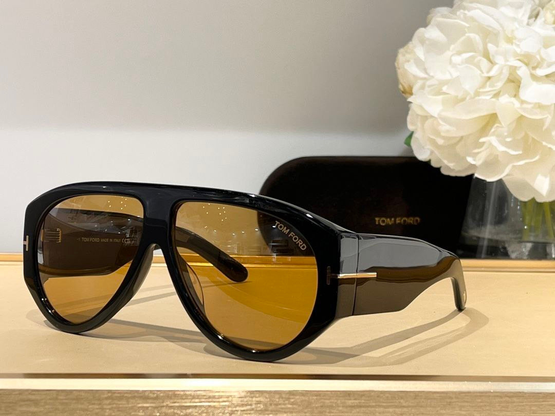 “Tom Ford – Zamansız Şıklığın Adı