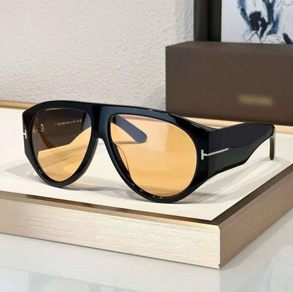 “Tom Ford – Zamansız Şıklığın Adı